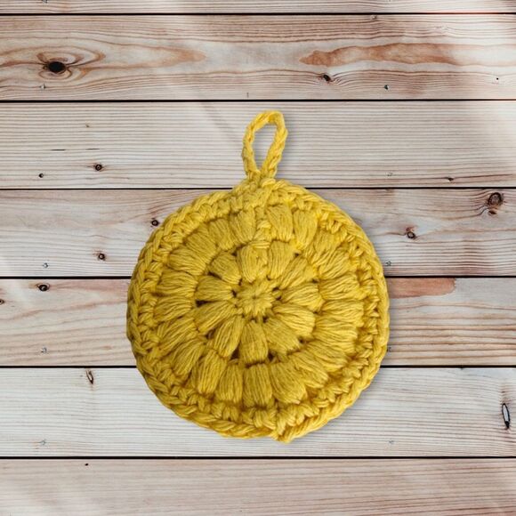 Hand Crafted Crochet Puff Face Scrubby’s 4 Pack Hook Handle Red white pink gold - Picture 9 of 16